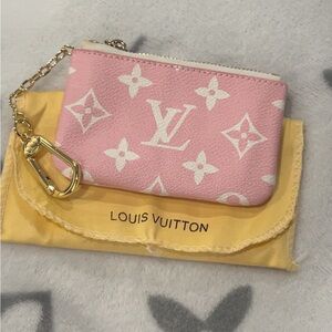 INSPIRED LV zip keychain/card holder